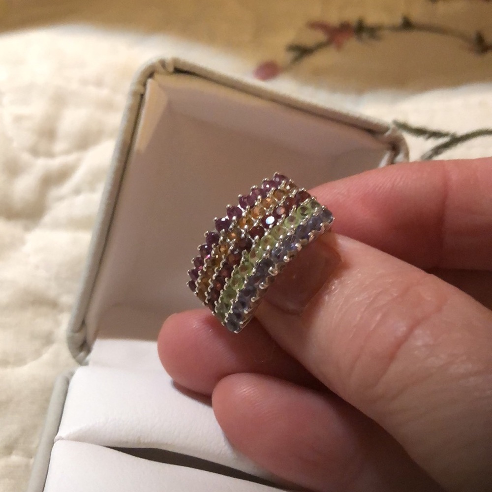 Vintage Size 5 gemstone band. Gorgeous. 9.25 sterling